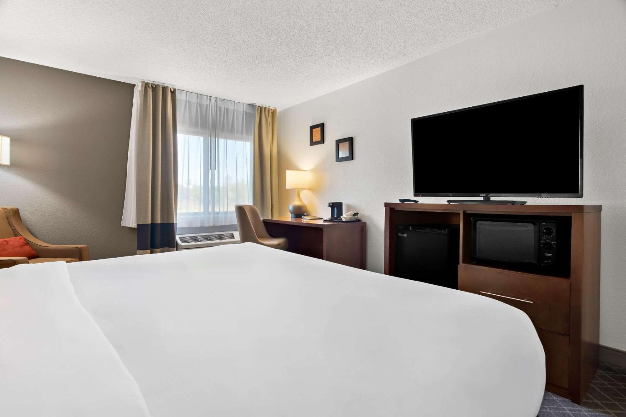 Comfort Inn Joliet West I-80 Экстерьер фото